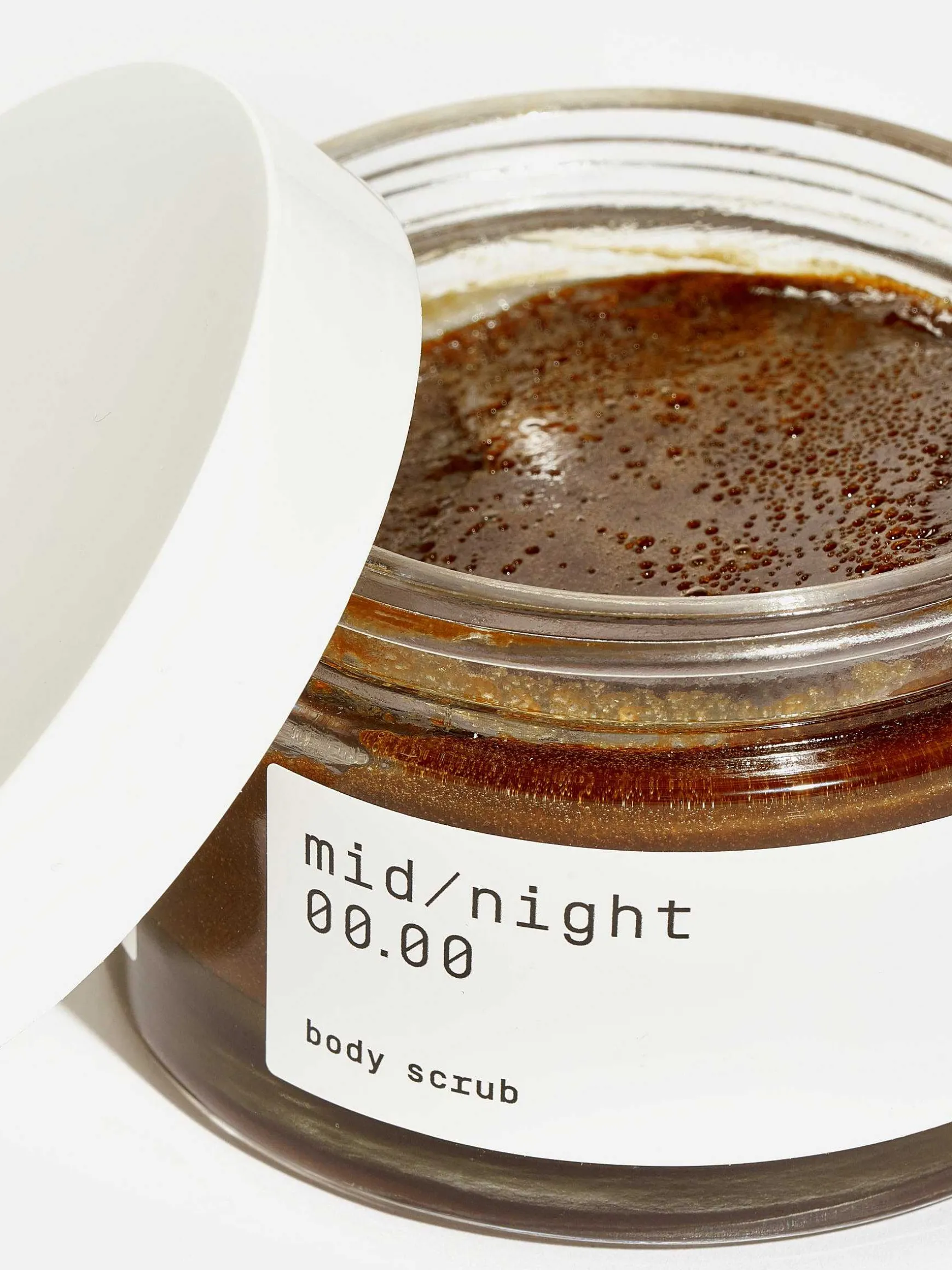 Mid/Night 00.00 | Body Scrub 00.14